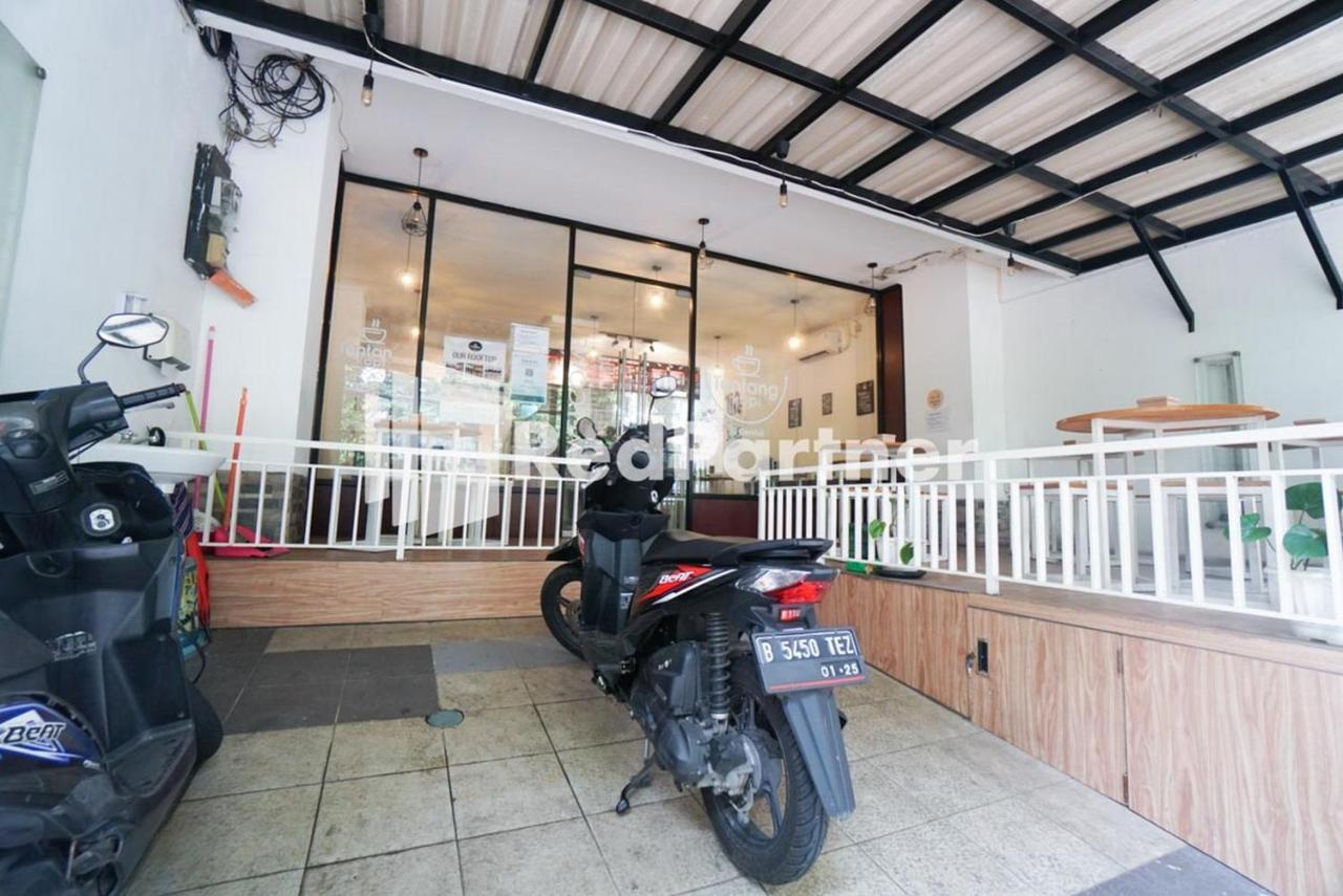 Eascot Hotel Mitra Reddoorz Jakarta Exterior photo