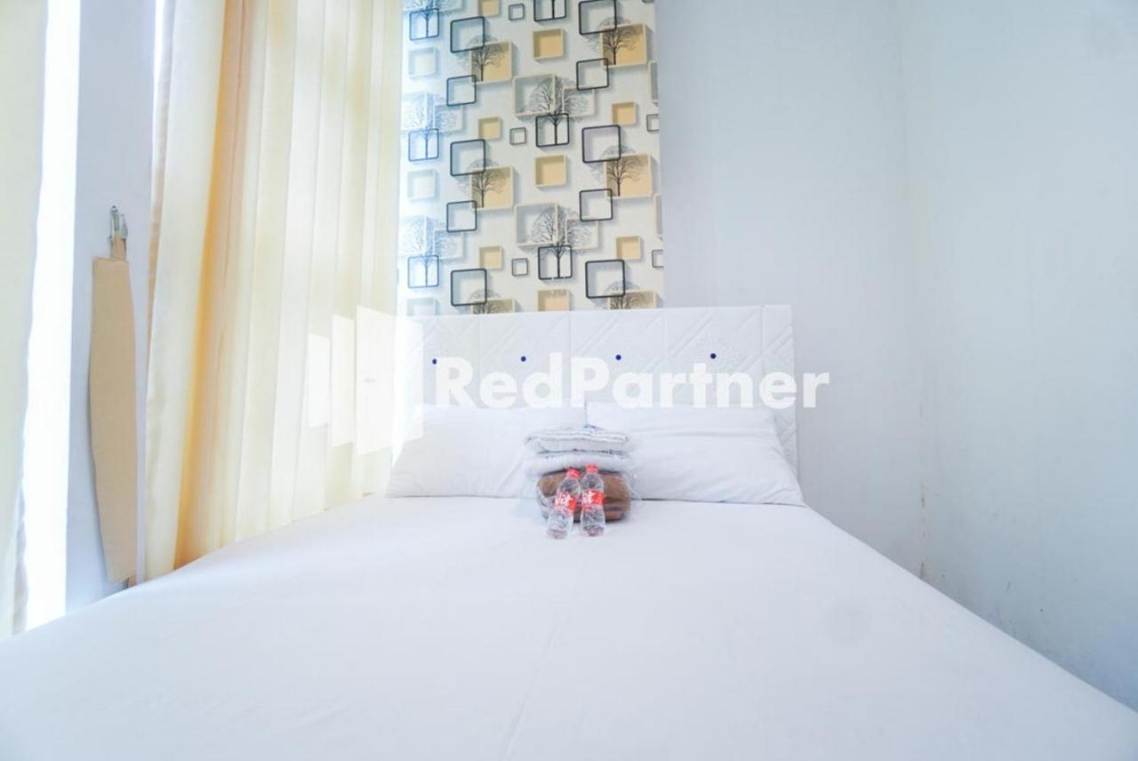 Eascot Hotel Mitra Reddoorz Jakarta Exterior photo