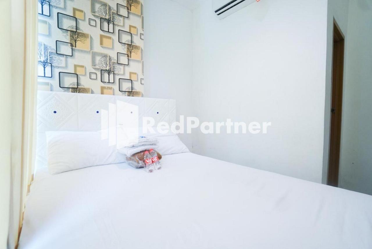 Eascot Hotel Mitra Reddoorz Jakarta Exterior photo