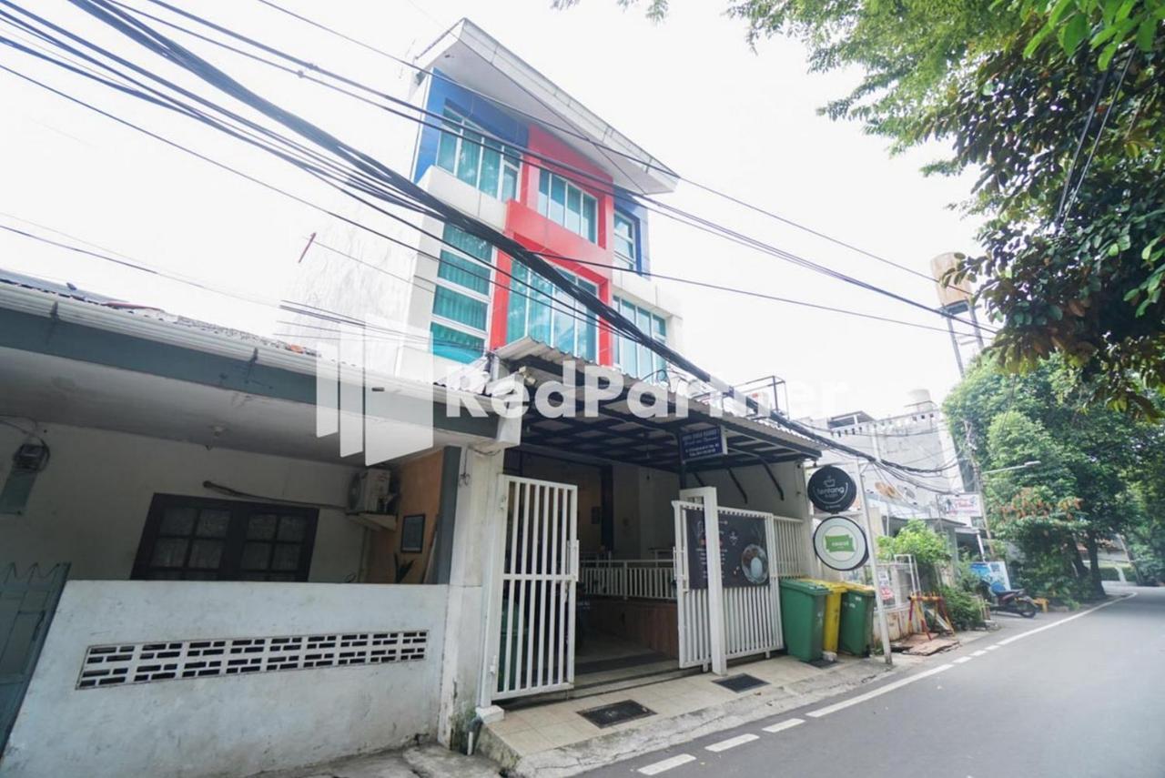 Eascot Hotel Mitra Reddoorz Jakarta Exterior photo